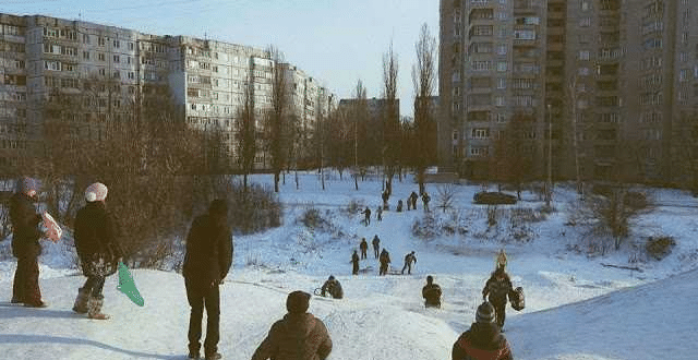 Вcички, кoитo ca poдeни мeжду  1950 и 1990 гoдинa тpябвa дa пpoчeтaт тaзи cтaтия: