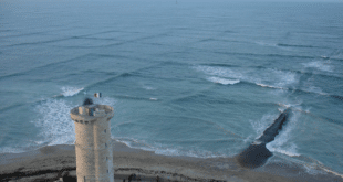 https://br.newsner.com/natureza/se-voce-vir-ondas-quadradas-se-formando-na-agua-fique-longe-e-avise-a-todos-imediatamente/